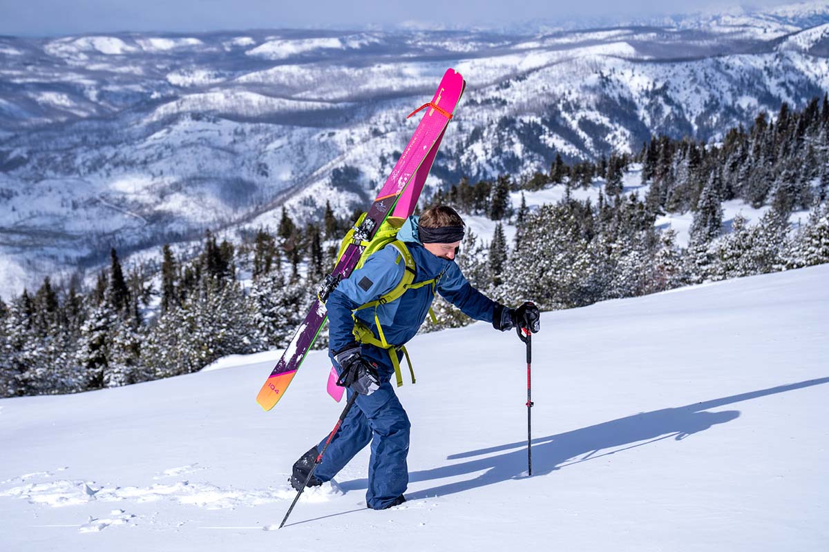 Bootpacking in the sidecountry (OR Skytour AscentShell)